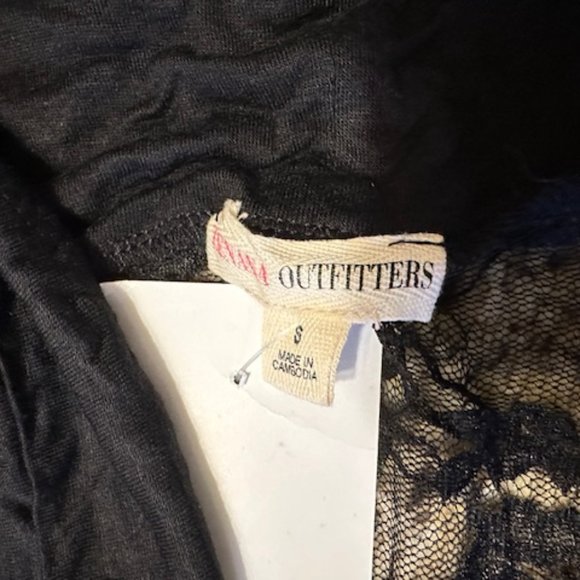 Black Lace Vest - Picture 6 of 7